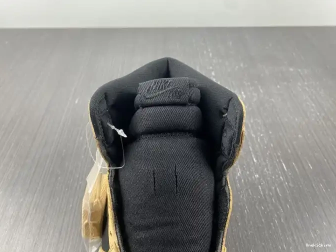 One Kick Jordan Heirloom 1 Air 555088-202 High OG 0624